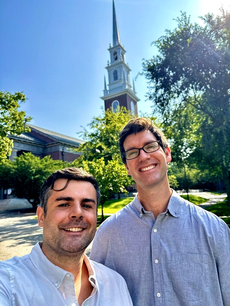 David F. Carreño y Richard G. Cowden en Harvard University